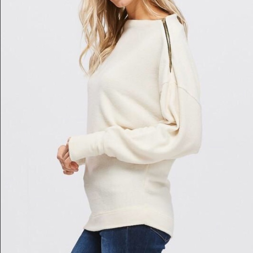 Hang With Me Zipper Detail Top